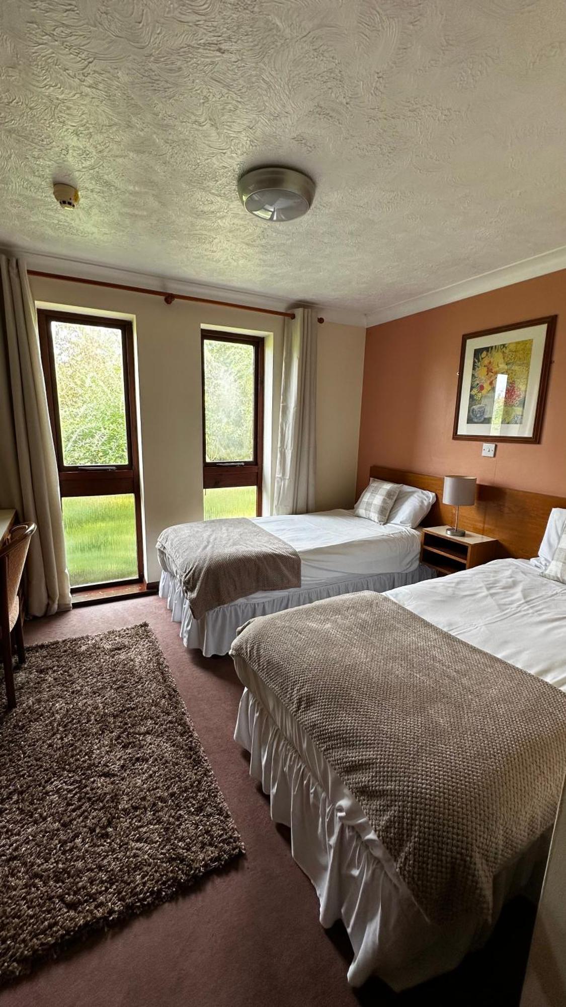 Farmhouse Inn Thaxted Экстерьер фото
